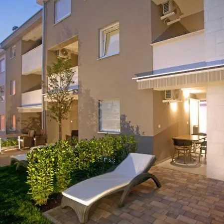 Daska Apartmani Njivice Exterior foto