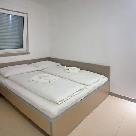 Daska Apartmani Njivice Exterior foto