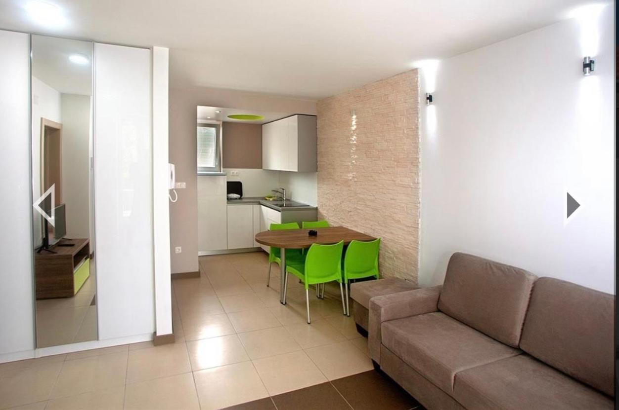 Daska Apartment *