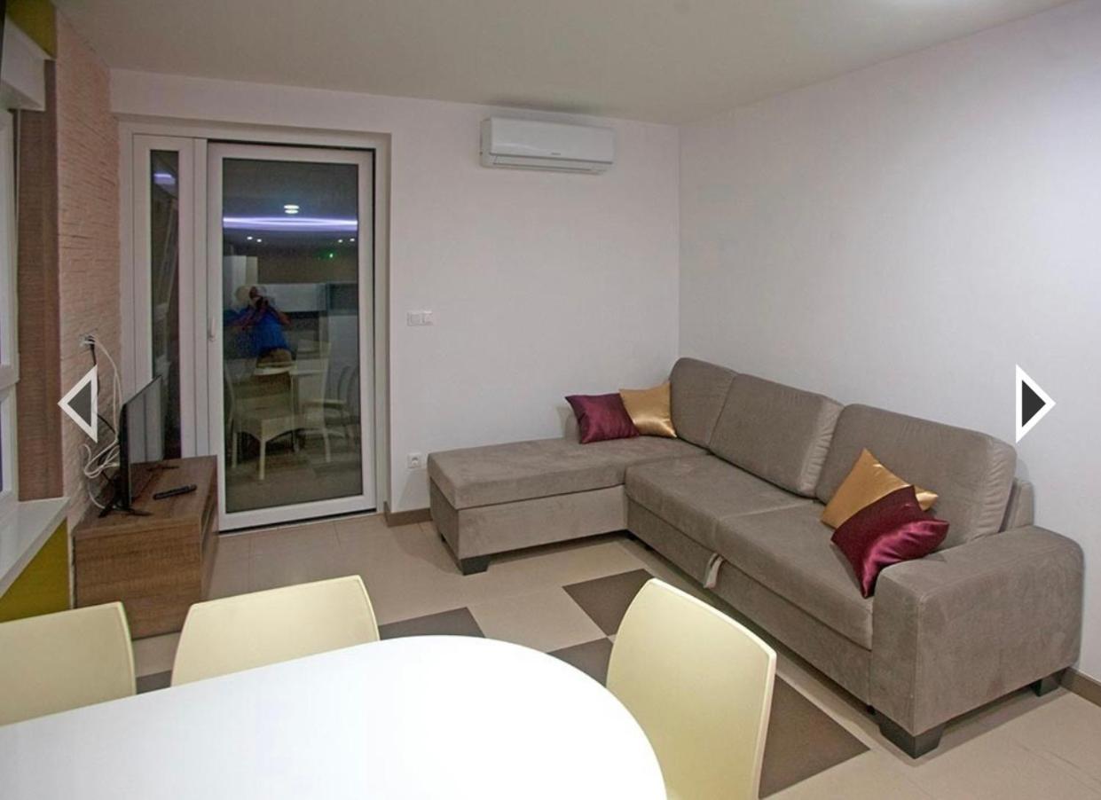 Daska Apartment Njivice