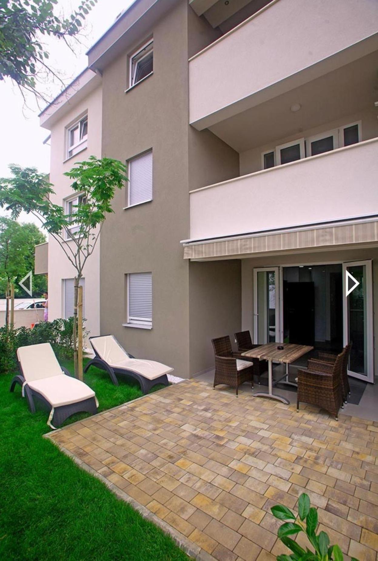 Daska Apartment *